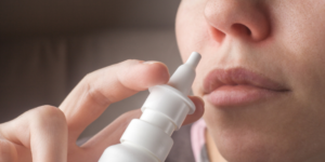Назальные спреи: как не попасть в зависимость и выбрать эффективное средство